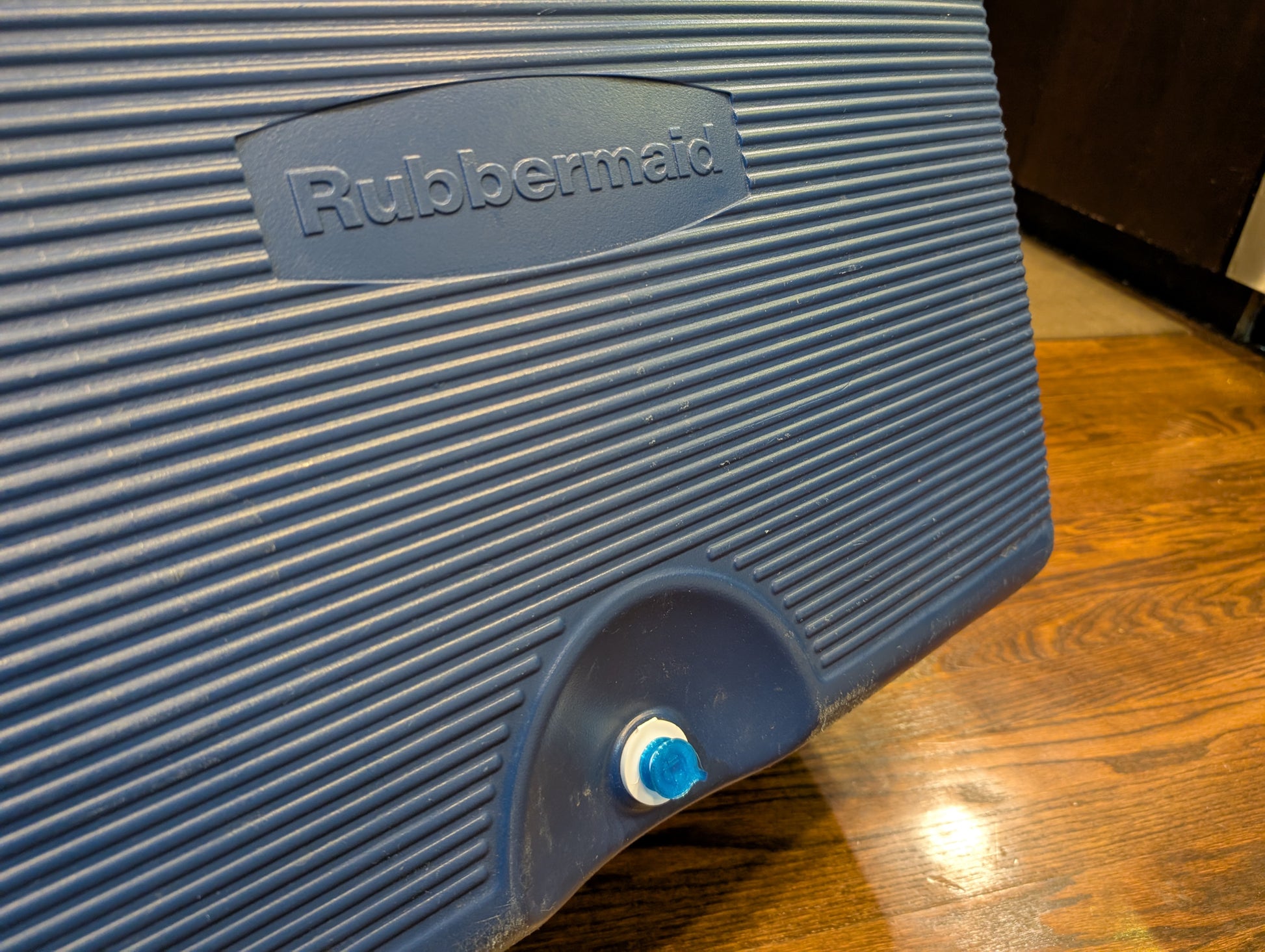 No Leak Rubbermaid Cooler Replacement Plug with Leash Lanyard by HomeCandy
