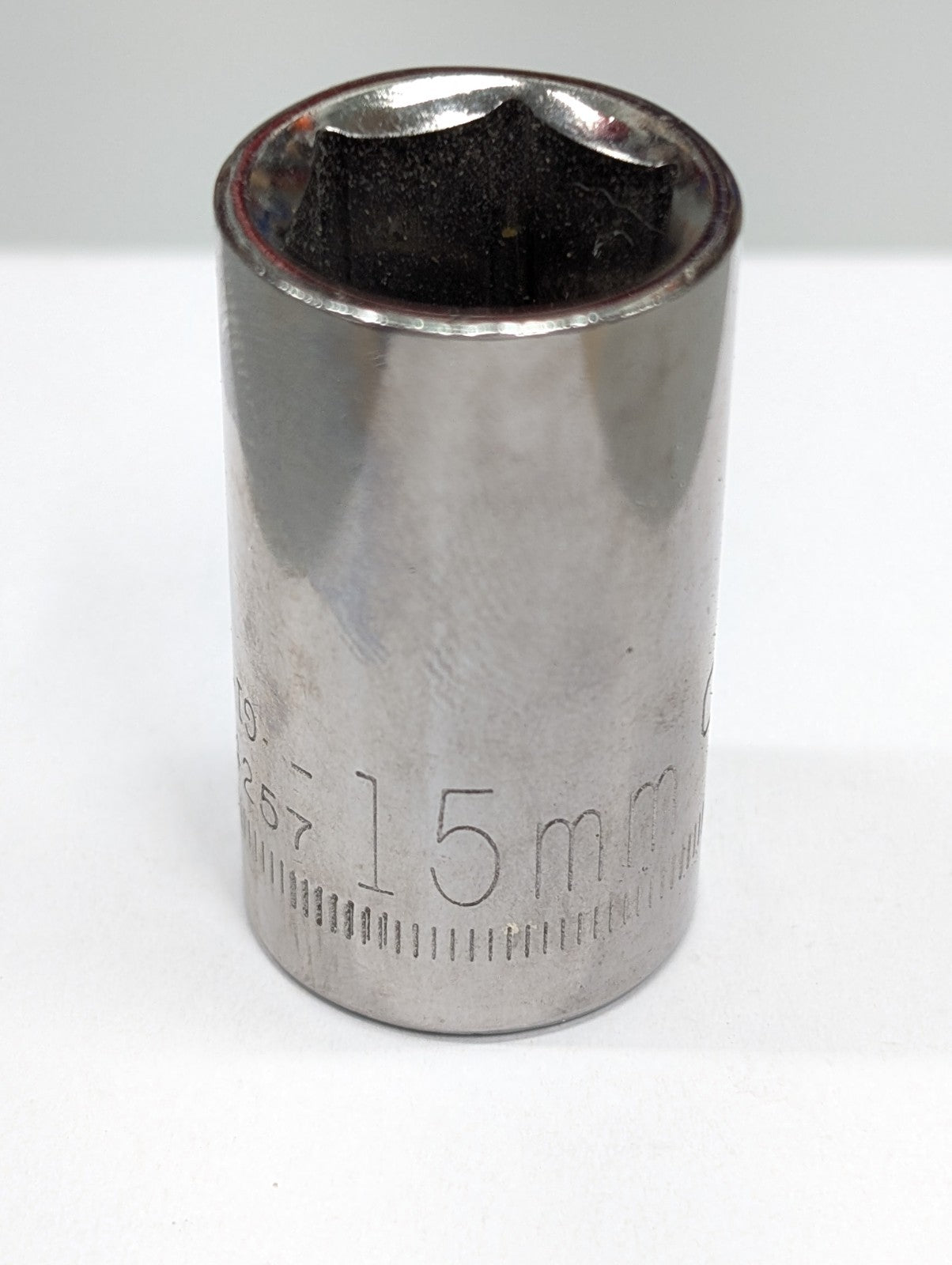 Craftsman USA Socket 17mm Metric  Shallow 12 Point 1/2" Drive 44257 G1