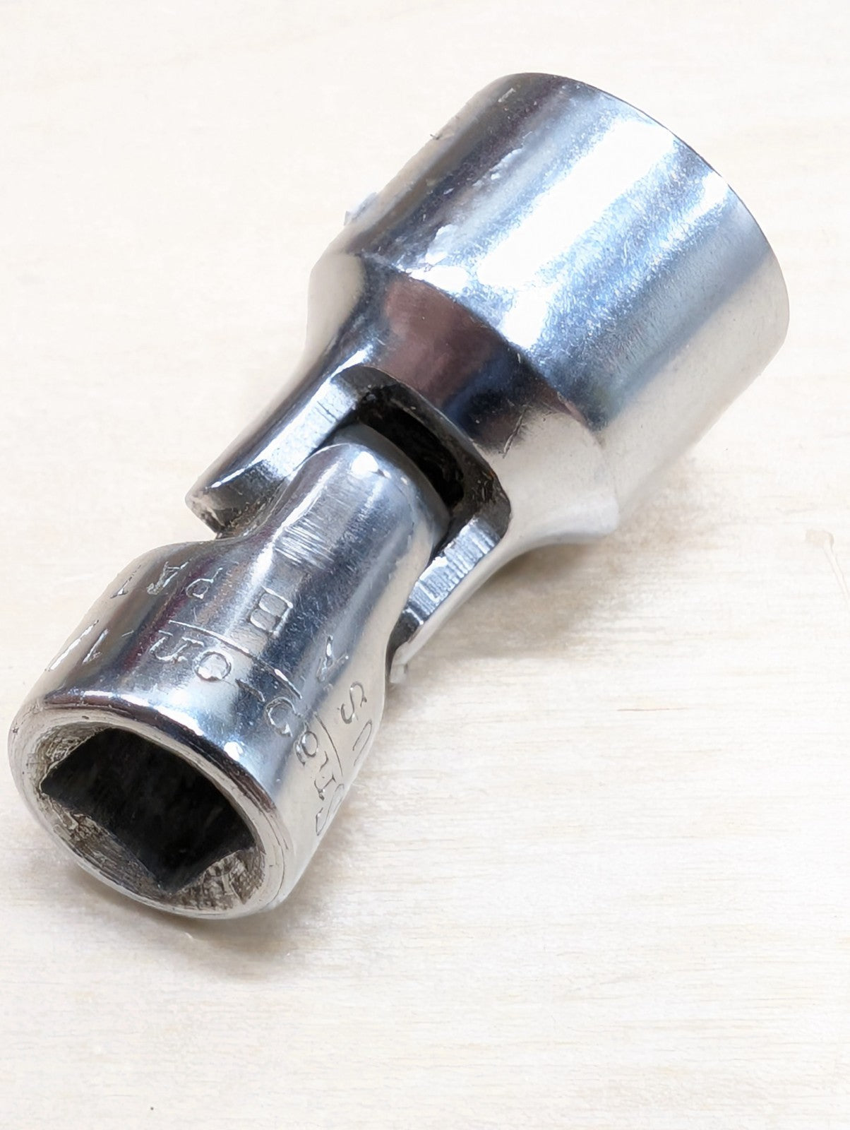 Snap-On 1/4" Drive 12Pt SAE 1/2" Shallow Universal Socket TMU161 Swivel 